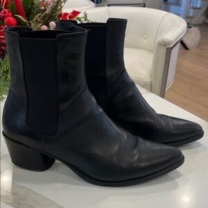 Vagabond Lara Black Leather 2” heel Chelsea Ankle Boots with elastic gusset